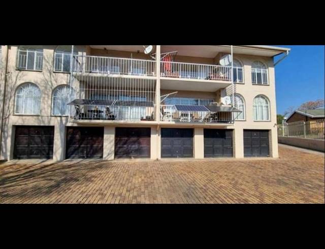 3 BEDROOM TOWNHOUSE FOR SALE IN SOUTH CREST